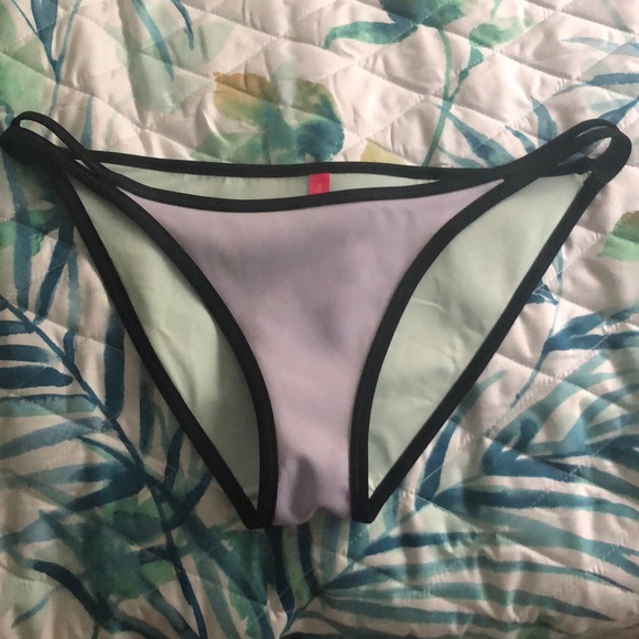 Victoria Secrets Bikini Bottom - Picture 3 of 7